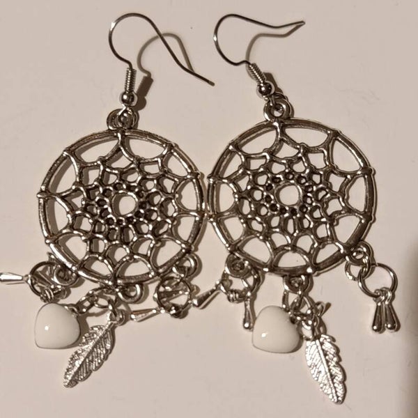 PD-REF8039-(14.00€)- Une Paire BO à Crochet - Thème Attrape Reve et Composition Breloques Suspendue