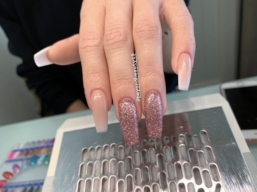 Babyboom/Glitter nails Beyond Beauty.jpg