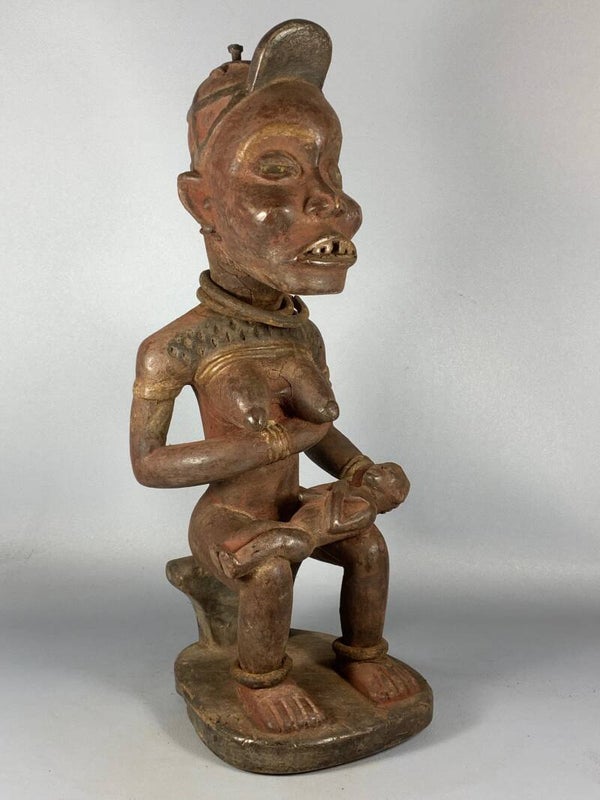 200946 - Antique Tribal used African Yombe statue - Congo.