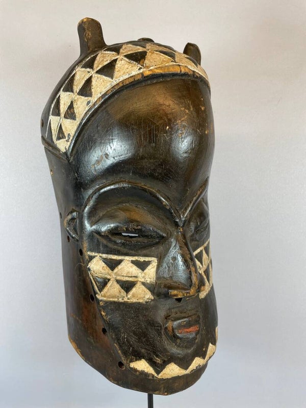 210957 - Tribal used African mask from the Luba - Congo.