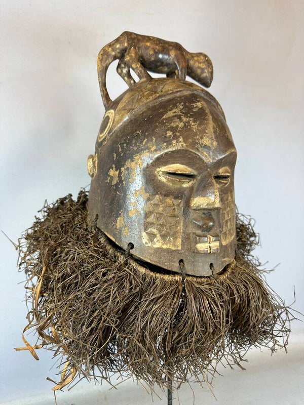 241164 - Old African Kuba Bena Biombo helmet mask - Congo