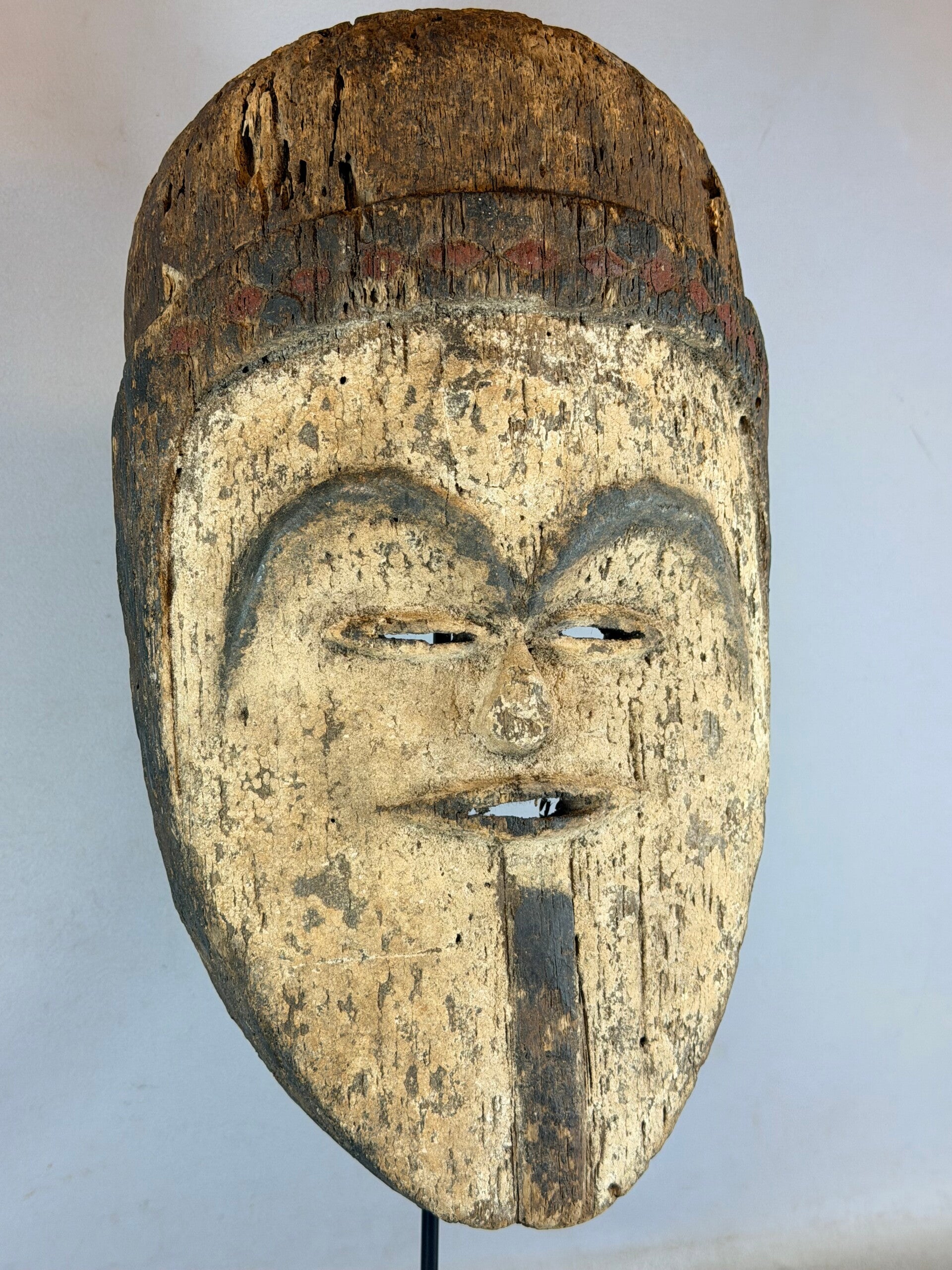 260264 - Antique Tribal used African Vuvi mask - Gabon
