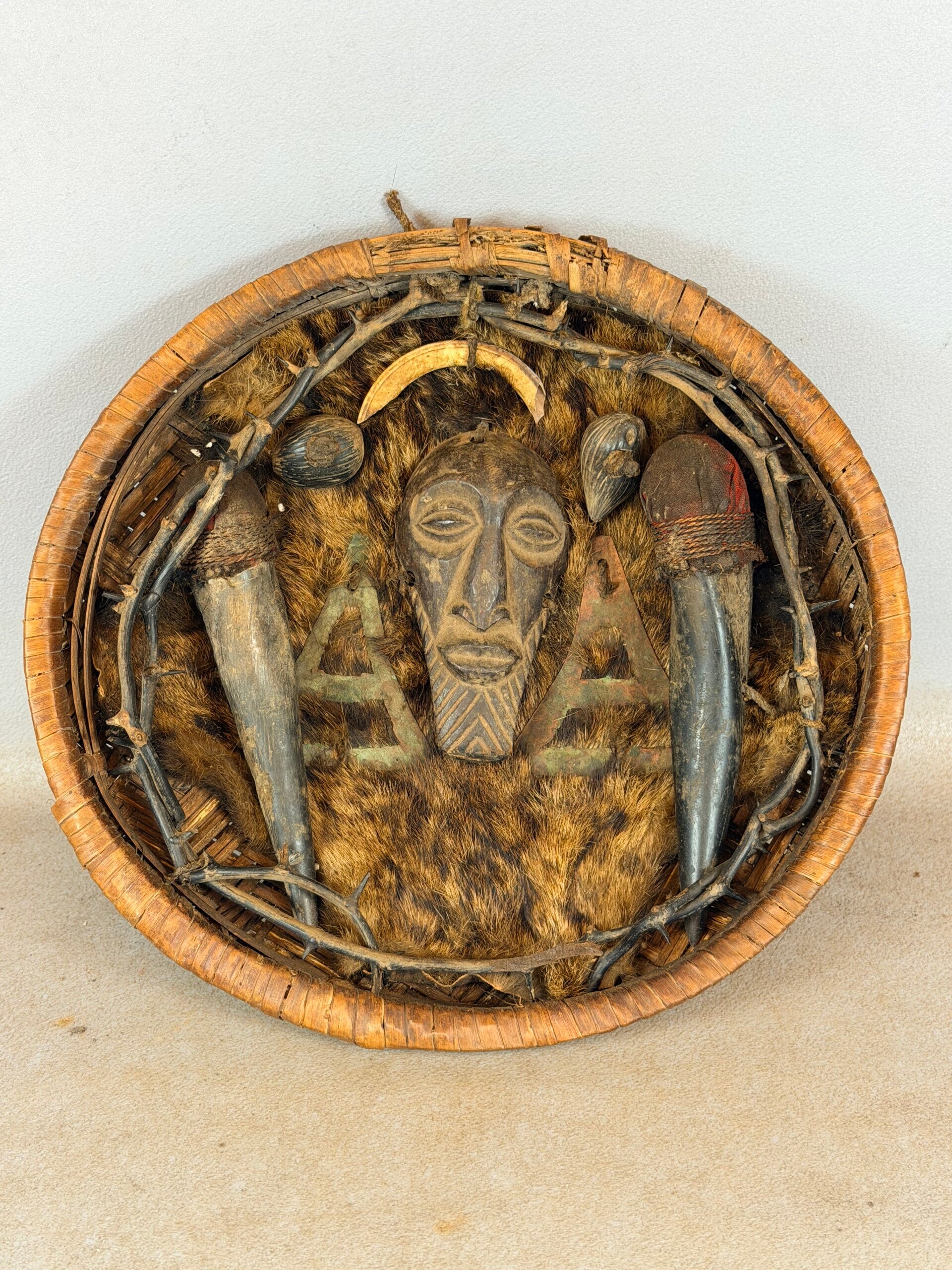 260262 - Old African power basket from the Luba - Congo.