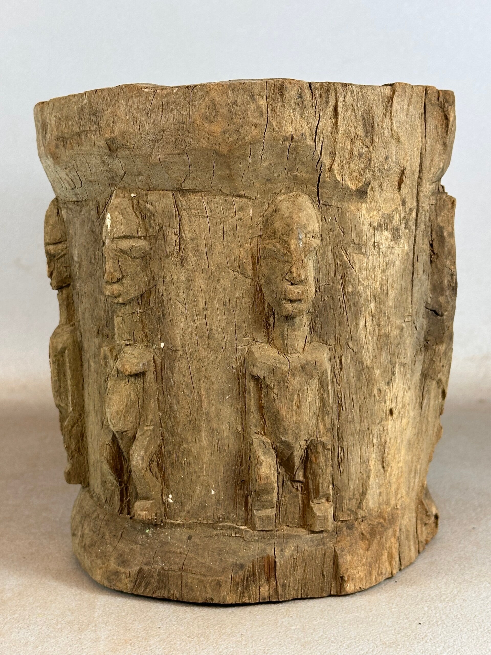 250231- Old African carved Round hollowed-out tree trunk - Mali.