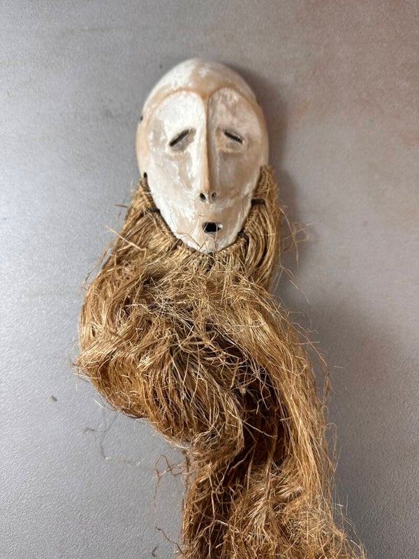 250239 - Little African passport mask from the Lega Bwami - Congo.