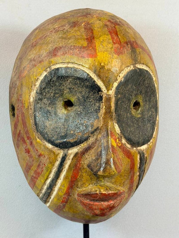 260545 - Rare African Ibibio passport mask - Nigeria.
