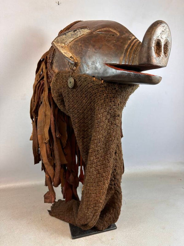 250634 - Rare Old African Chokwe Ngulu Mask - Angola.