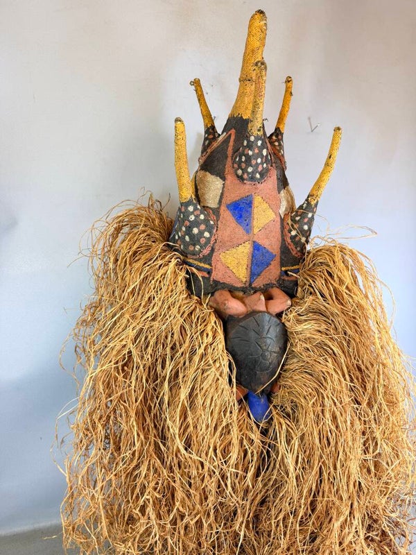 260726 - African mukhanda Yaka turtle mask - Congo.