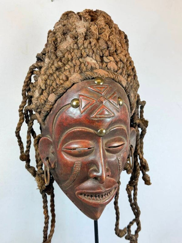 260728 - African Mwana Pwo mask from the Chokwe - Congo.