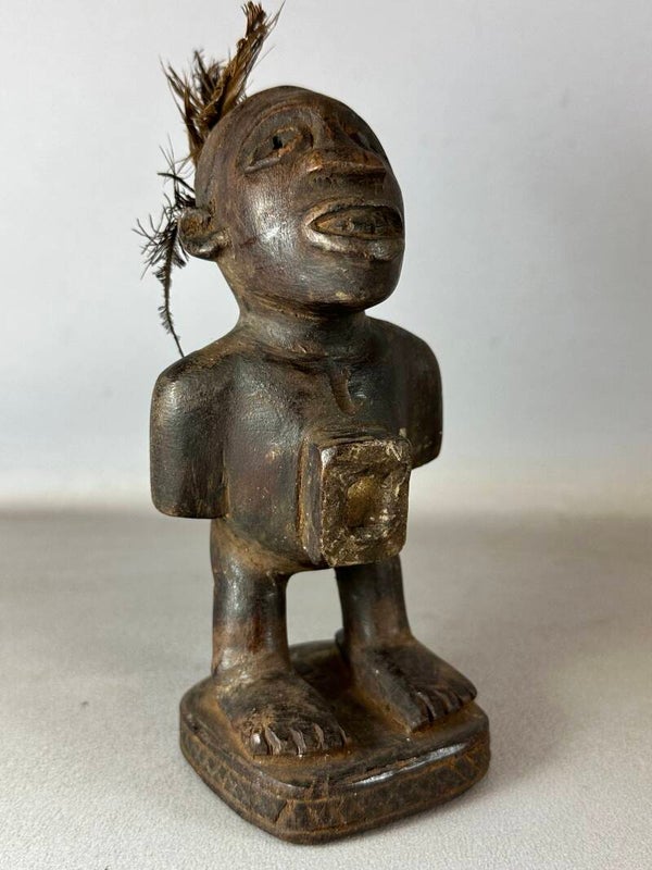 240849 - Old African Bakongo protection sculpture with medicinal bulge - Congo.