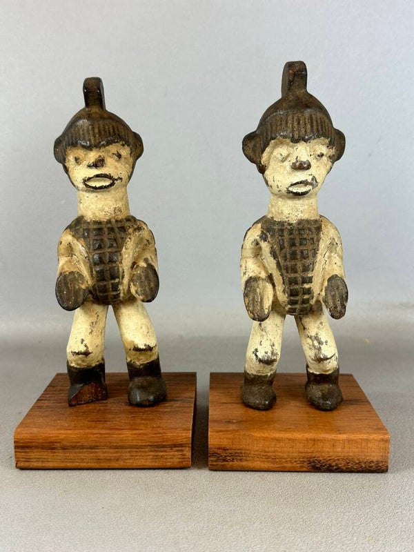 240879 - 2 Old African IGBO sculpturen on stand - Nigeria.