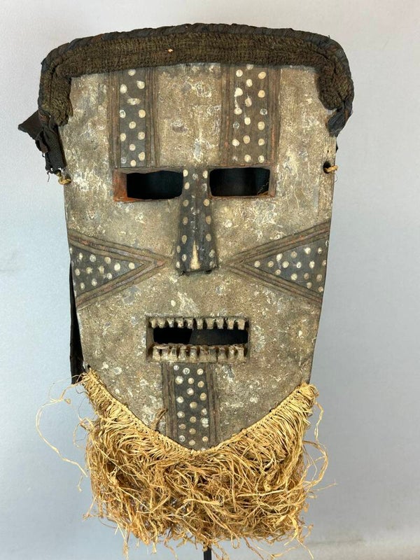 241033 - Old African Ituri Kumu mask - Congo.