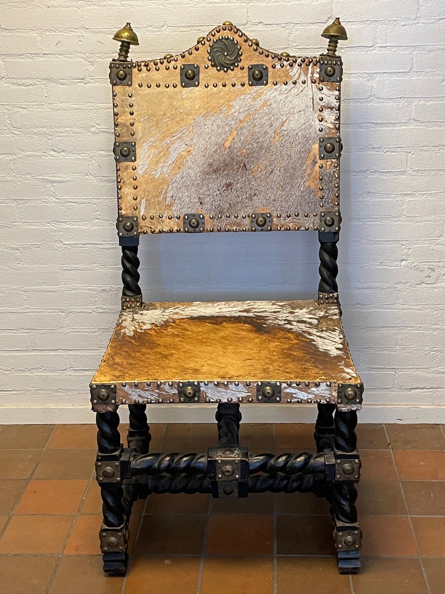 220428 - Extremely Rare and Tribal used Ashanti chief throne - Ghana