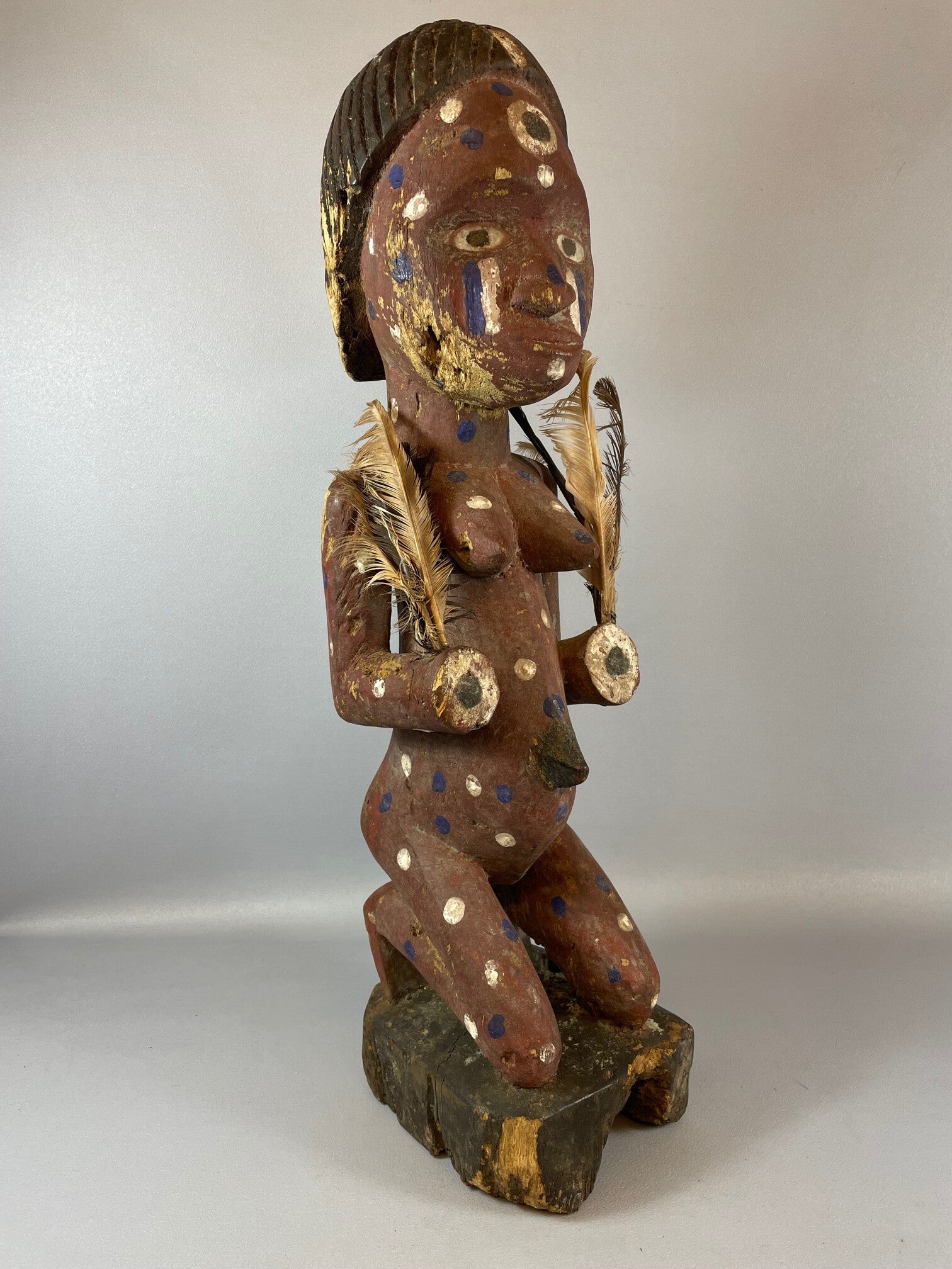 210840 - Extremely Rare Old & Tribal used African Vili statue with glass eyes - Gabon.