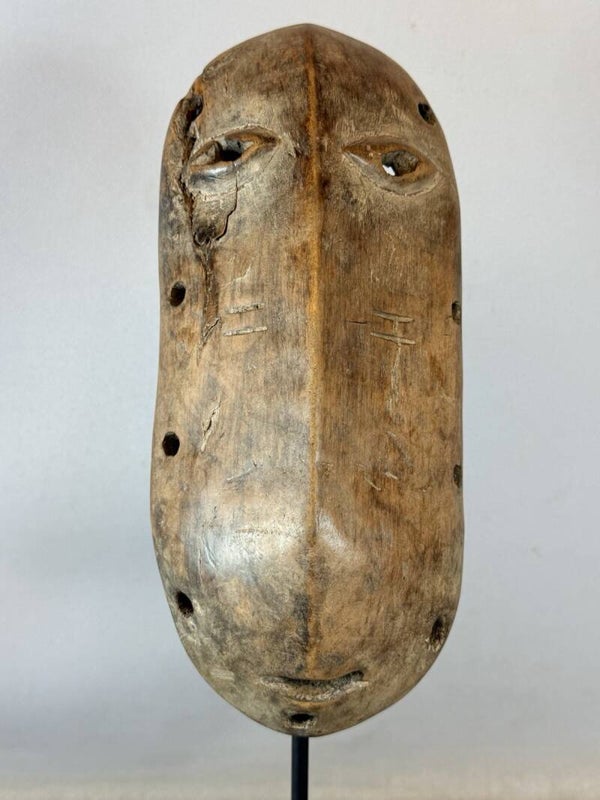 260505 - Rare Old African Ngbaka passport mask - Congo.
