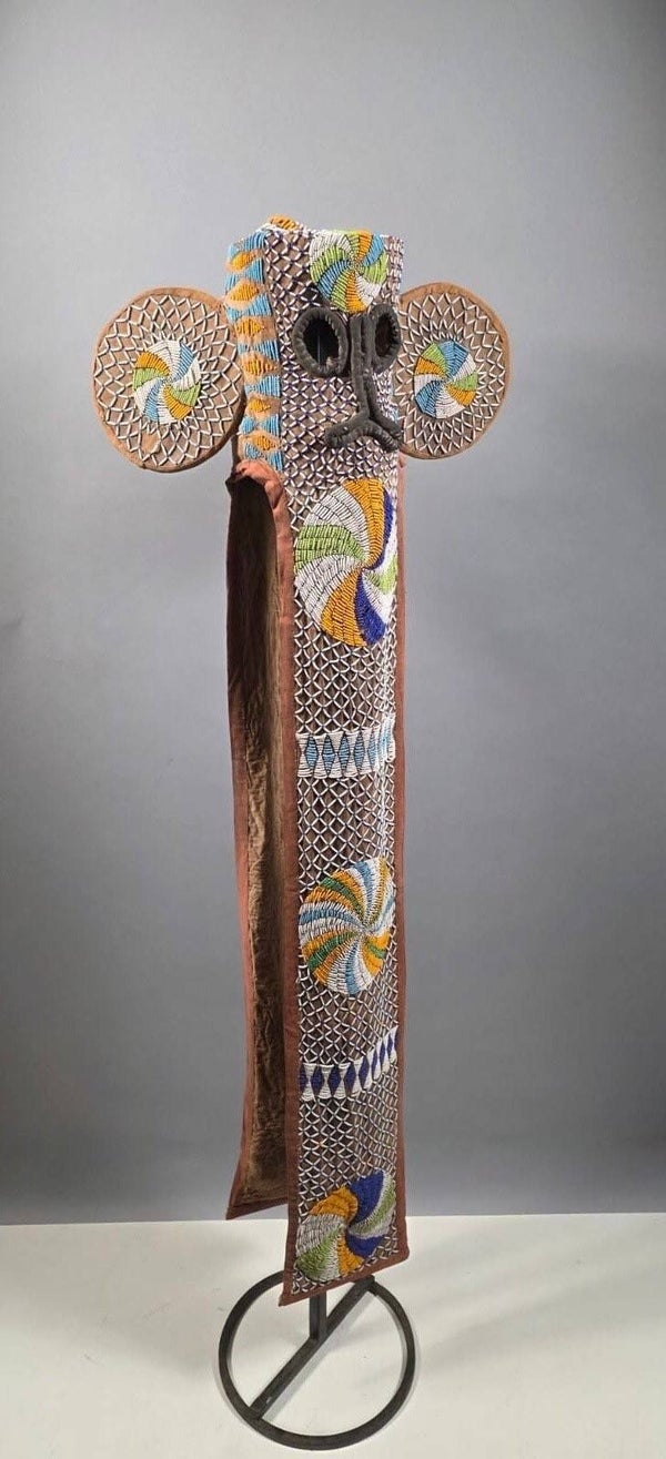 260548 - Large African Rare Bamileke mask of fabric and pearls - Cameroon.