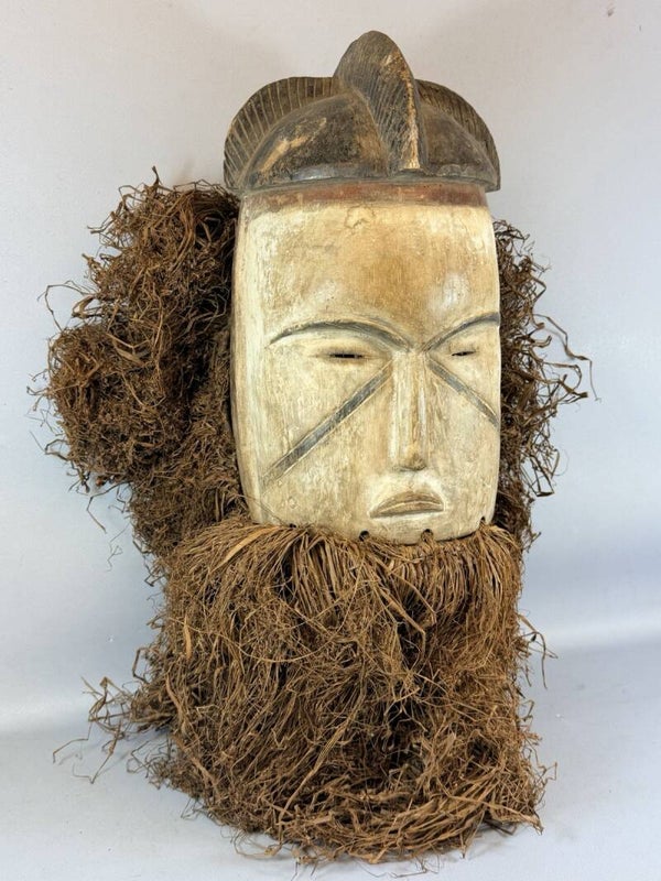 260782 - Old African Fang mask with Raffia - Gabon.