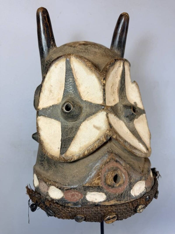 260743 - Rare & Old African Bembe mask - Congo.