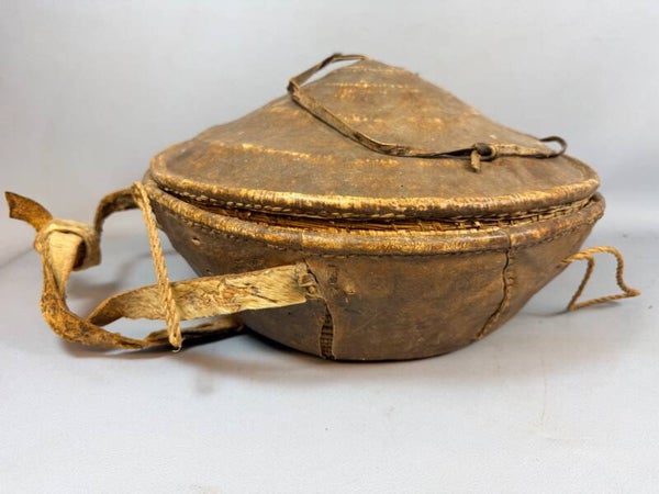 260885 - Old Ethiopian Injerra leather basket - Ethiopia.