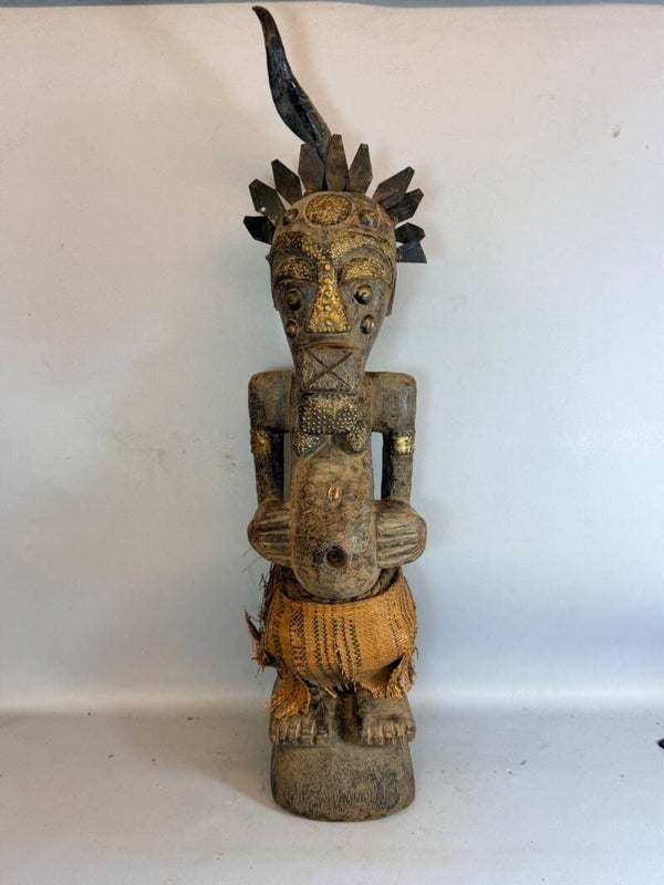 260826 - Rare Large Old African Songye protective sculpture - Congo.