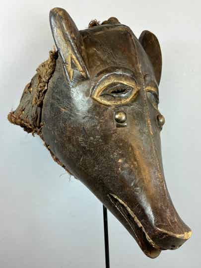 251110 - Rare Old African Chokwe Ngulu Mask - Angola.