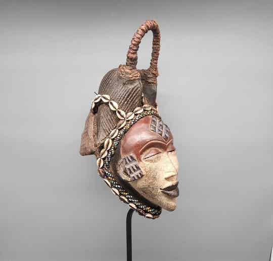 251020 - African Okuyi African Punu dance mask - Gabon.