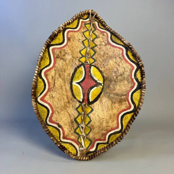 260959 - African Maasai Ngao shield with decoration - Kenya