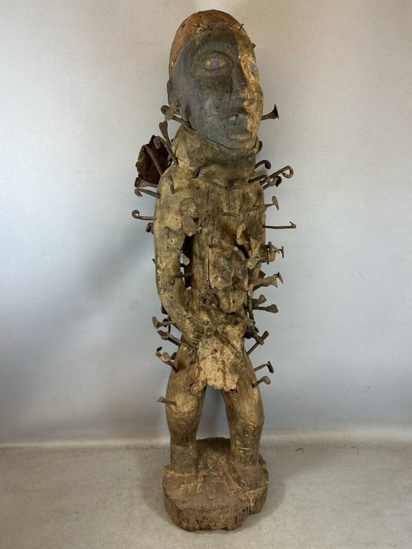 251161 - Large Old African Bakongo protection figure - Congo.