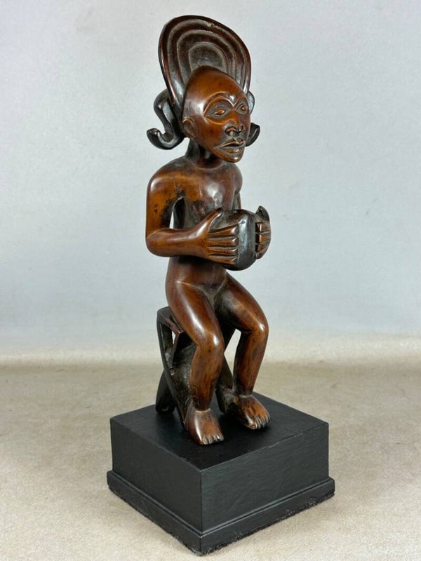 251113 - Nice African Tshibinda Ilunga sculpture from the Chokwe - Angola.