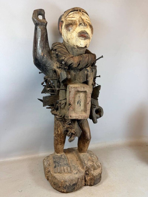 260301 - Large Old African Bakongo protection sculpture - Congo.
