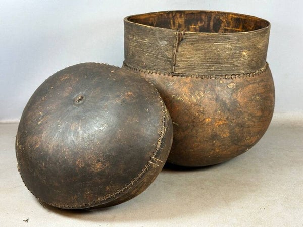 251146 - Rare & Old Traditional used African Dogon gourd storage vessel - Mali