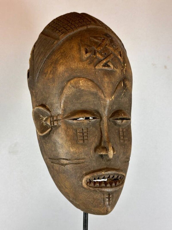 250234 - Old African mask from the Chokwe - Angola.