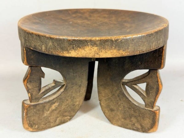 261077 - Old handmade African little Jimma three-legged stool - Ethiopia