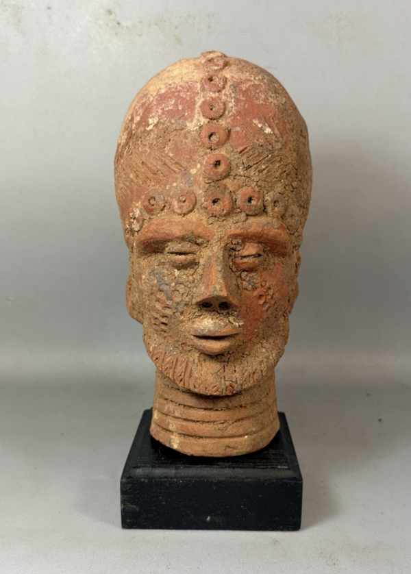 260867 - Antique African Yoruba head from the Yoruba region Esie - Nigeria.
