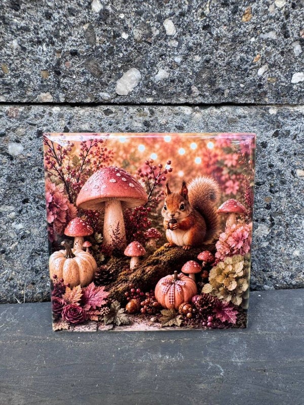 Tegel | Eekhoorn met paddenstoelen