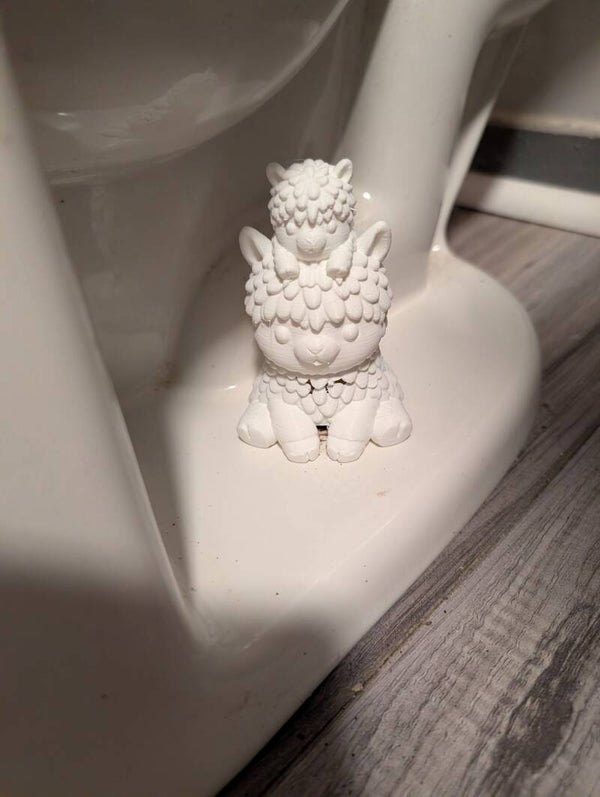 Alpaca Throne Topper