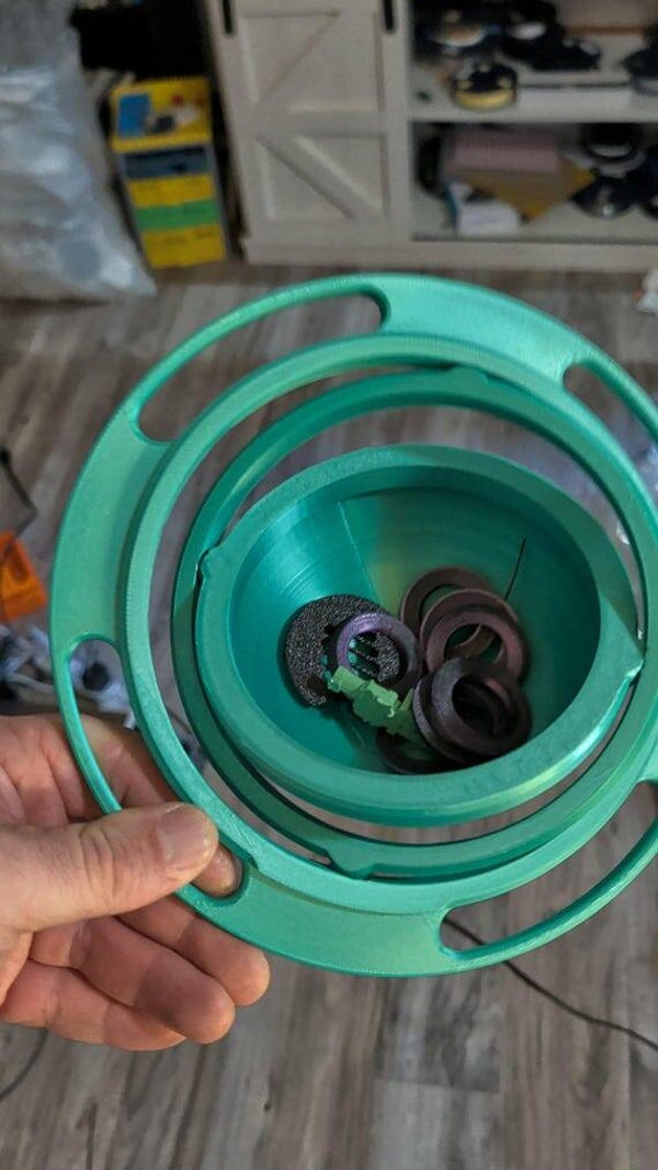 Gyro Spill-Proof Bowl