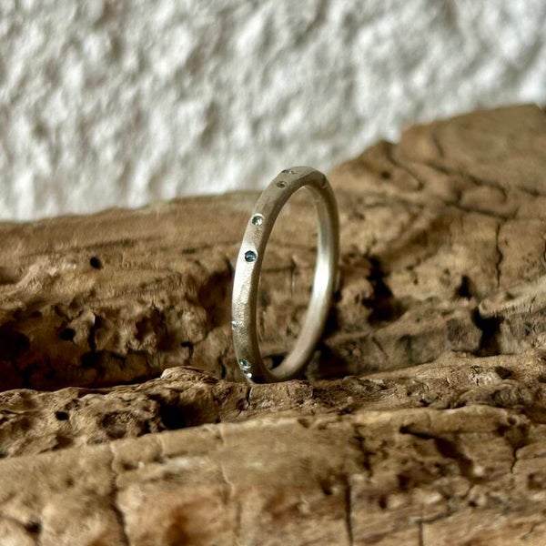 Blue Sapphire scatter band