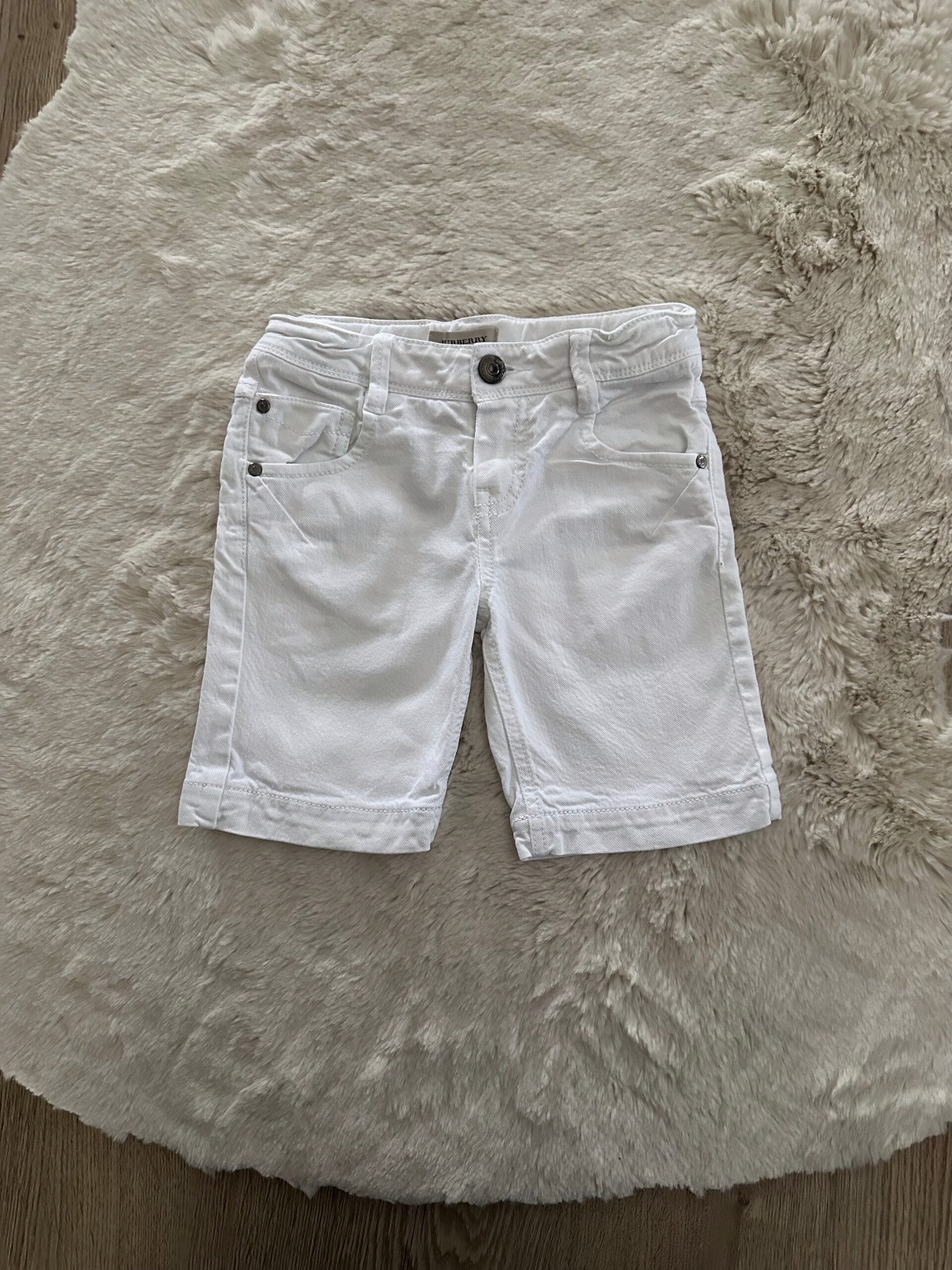 Short l Burberry l maat 110