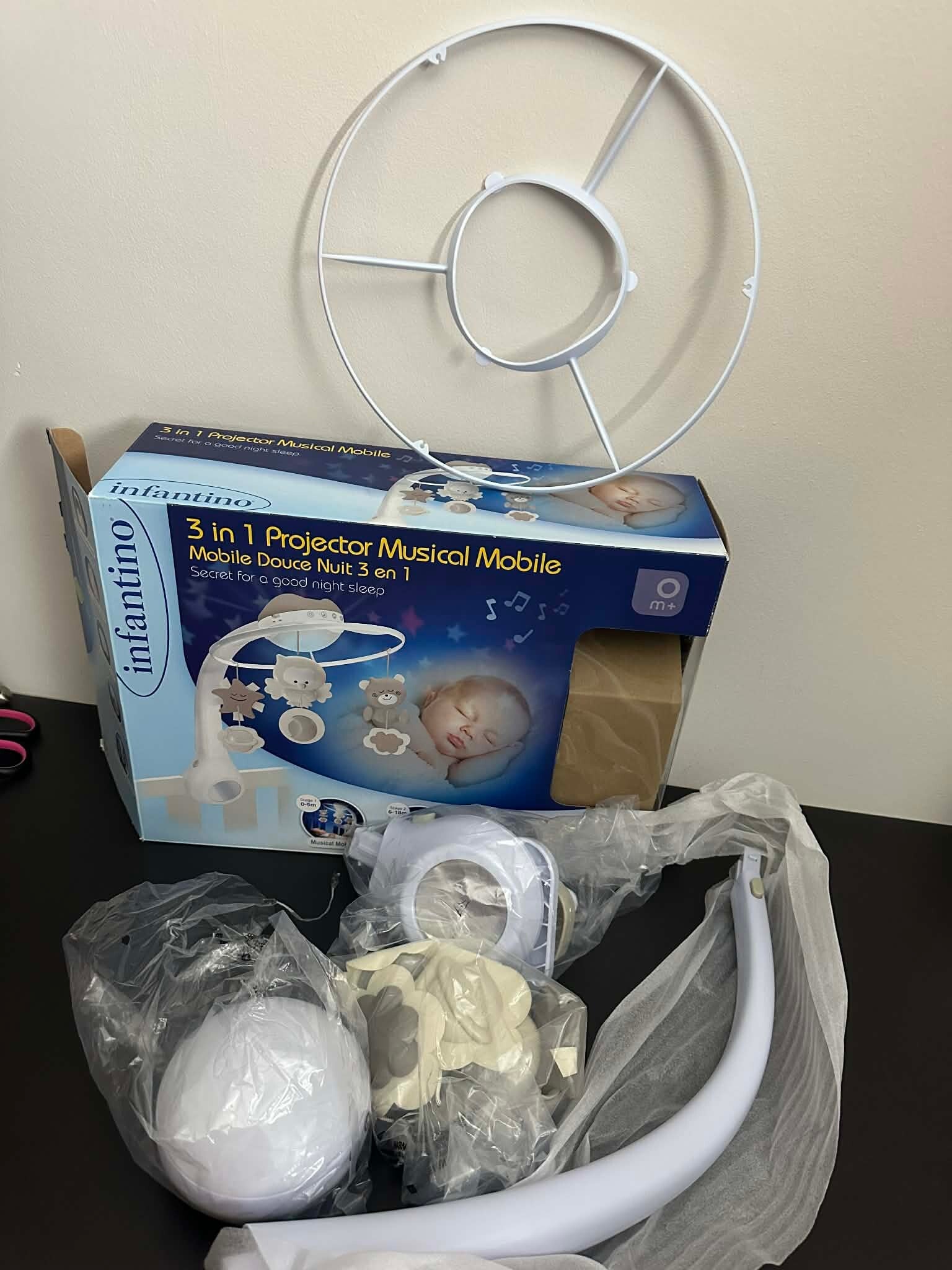 Muziekmobiel + projector l Inventino