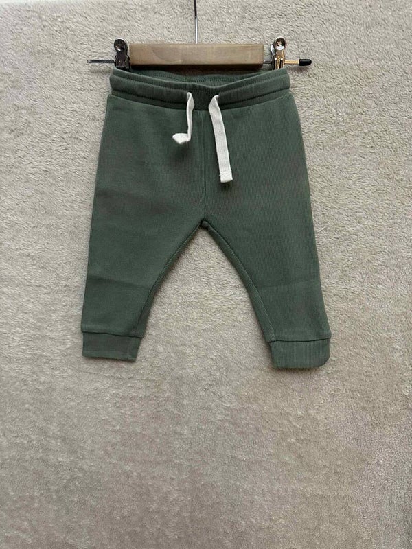 Broek l Hema l maat 68