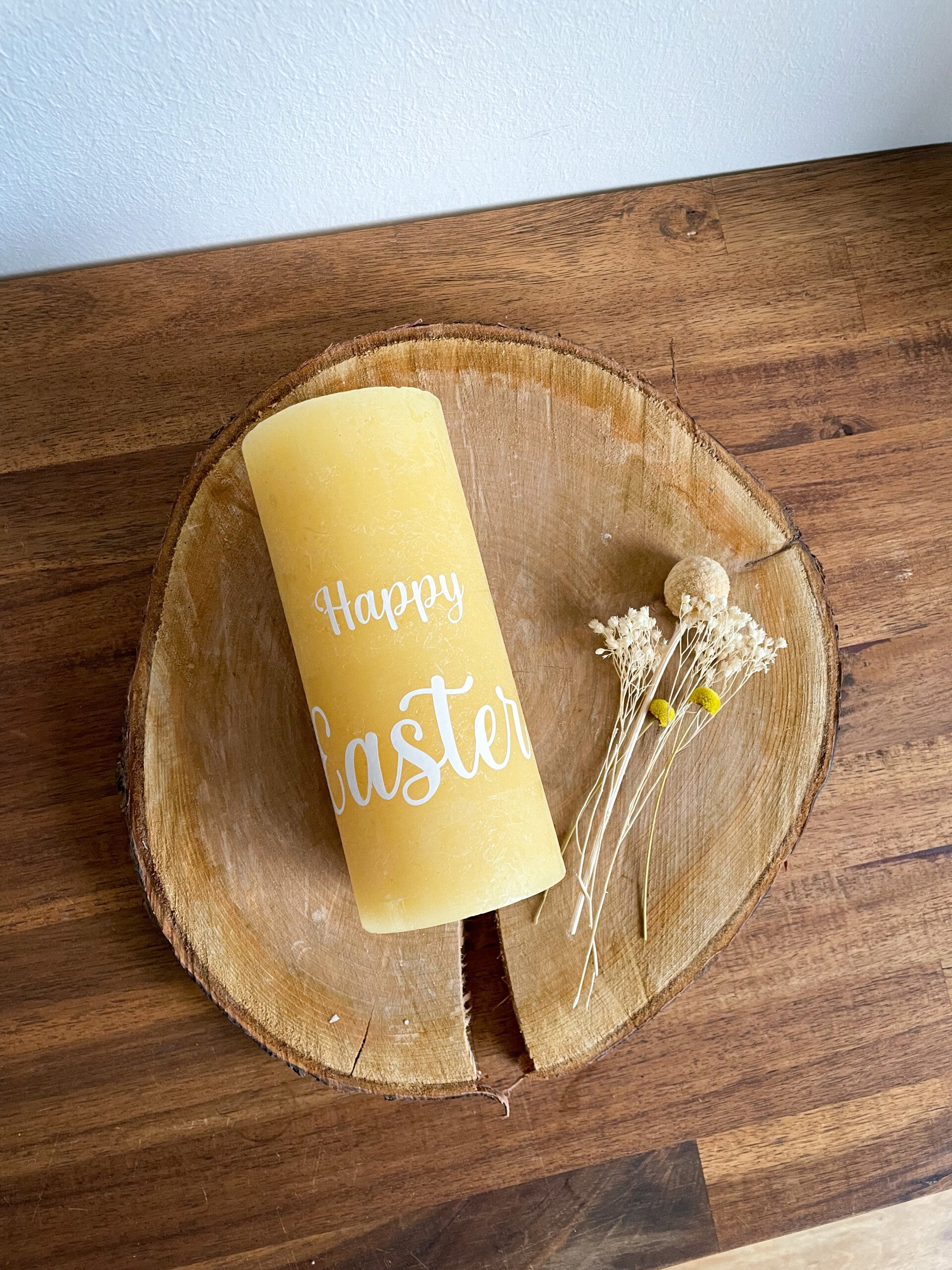 Stumpenkerze zu Ostern