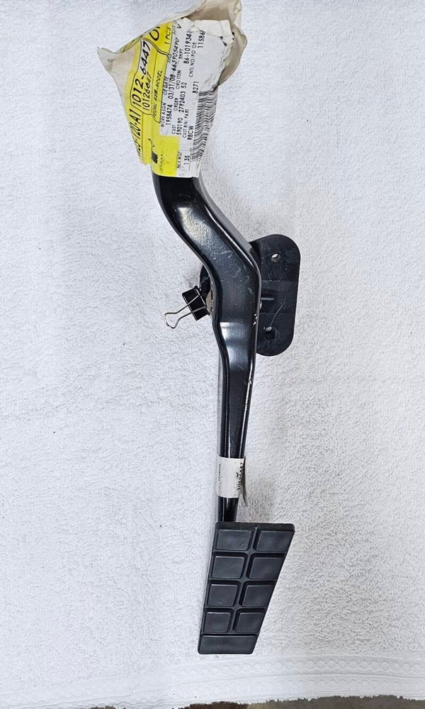 1984-1988 Corvette accelerator pedal NOS GM