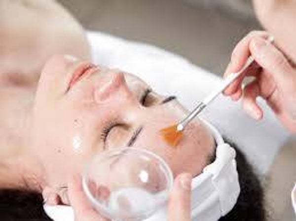 Peelings: Expertise et applications esthétiques