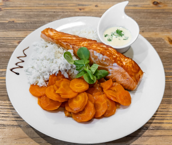 Pavé de saumon grillé, sauce raïta