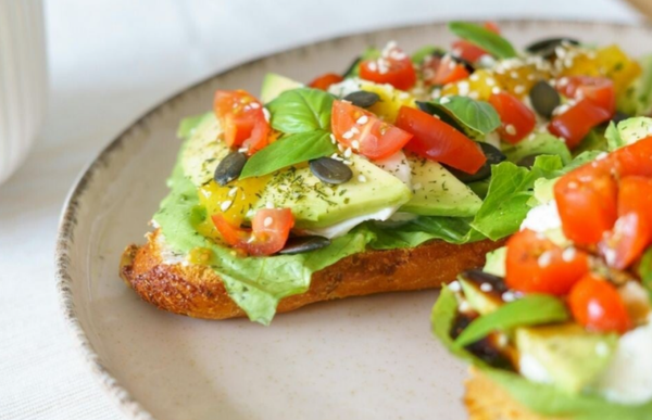 Salade de chèvre chaud