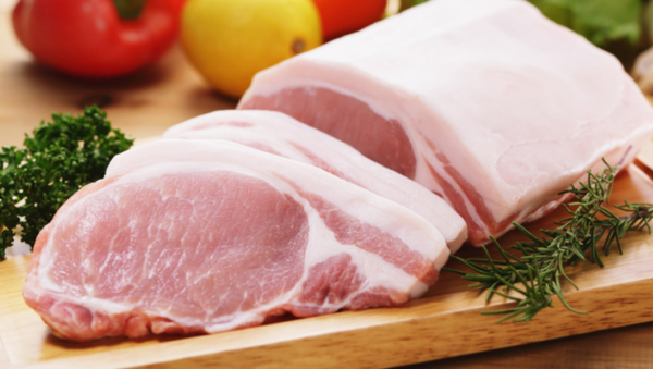 Côte de porc, sauce charcutière