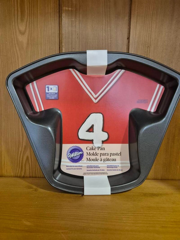 Cake pan t-shirt wilton