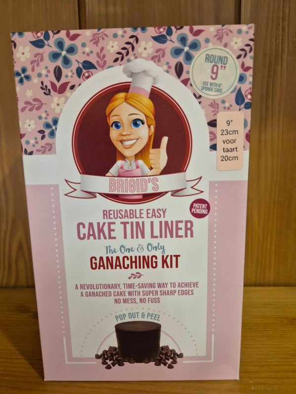Cake tin liner