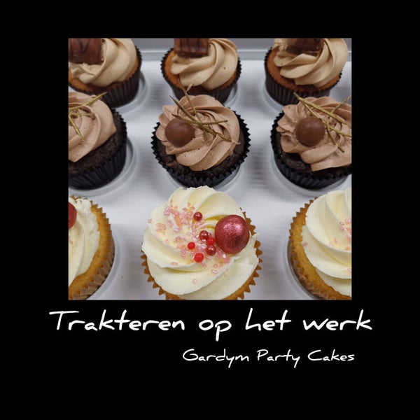 ZOET 20201012 - assortiment cupcakes met topping